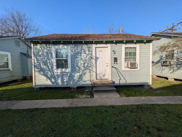 $700 | 1243 Long Avenue, Unit 2, Beaumont, TX 77701