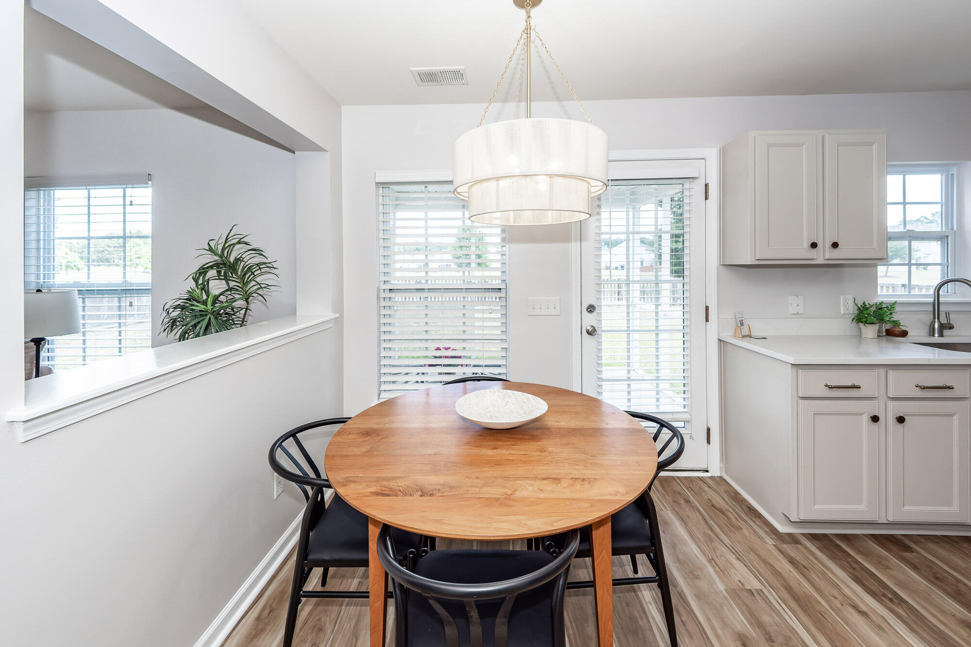 140 Decatur Drive Summerville, SC 29486 - Photo 17 of 58 Breakfast nook