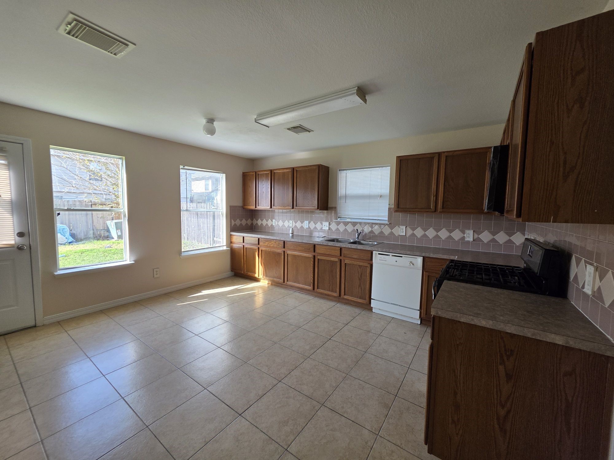15127 Blue Creek Ranch Drive Houston, TX 77086 - Photo 15 of 23