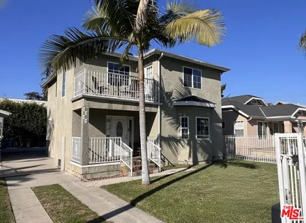 $4,500 | South Harcourt Avenue, Los Angeles, CA 90016