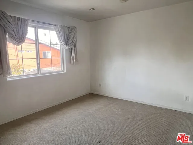 $4,500 | South Harcourt Avenue, Los Angeles, CA 90016