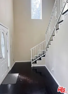 $4,500 | South Harcourt Avenue, Los Angeles, CA 90016