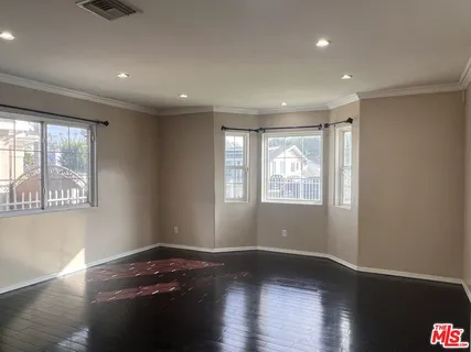 $4,500 | South Harcourt Avenue, Los Angeles, CA 90016