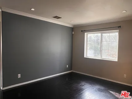 $4,500 | South Harcourt Avenue, Los Angeles, CA 90016