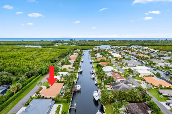 $3,750,000 | 8884 Southeast Pelican Island Way, Hobe Sound, FL 33455