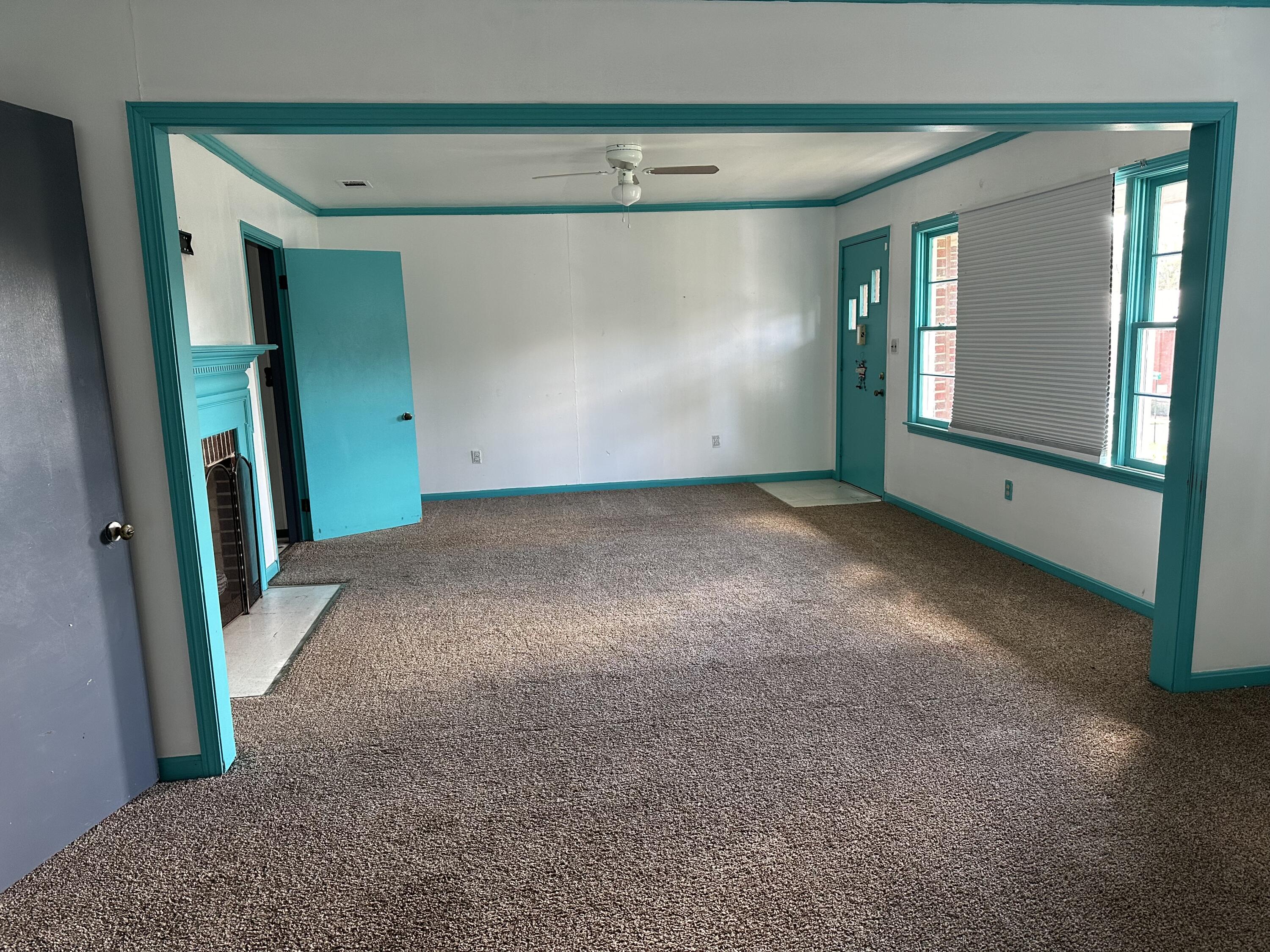 118 Alexander Street Crawfordville, GA 30631 - Photo 13 of 16 Large Den Area