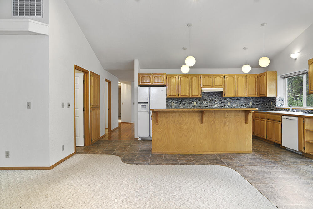 284 Hidden Valley Road Grants Pass, OR 97527 - Photo 10 of 55 9