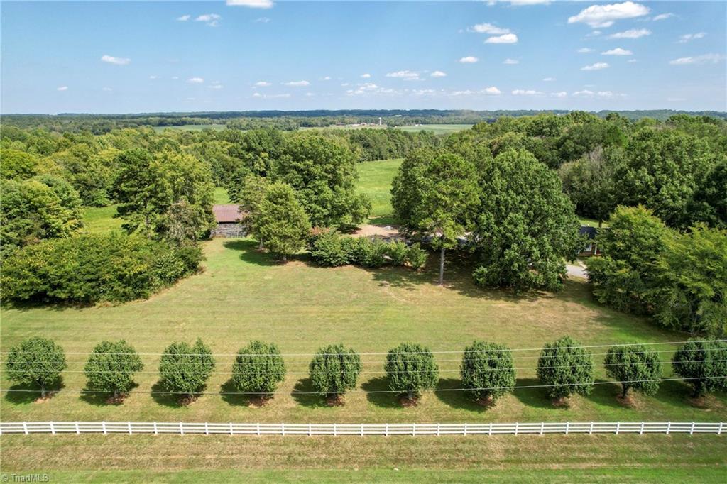 786 Farmington Road Mocksville, NC 27028 - Photo 3 of 22 Gallery Image 3