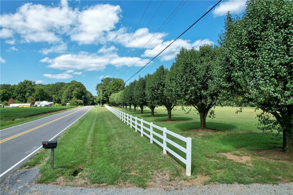 786 Farmington Road Mocksville, NC 27028 - Photo 4 of 22 Gallery Image 4