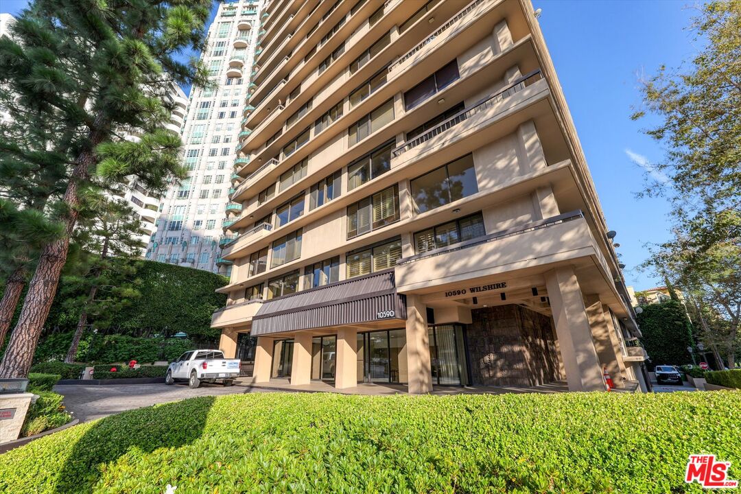 10590 Wilshire Boulevard, Unit 504 Los Angeles, CA 90024 - Photo 2 of 53 front view of a building