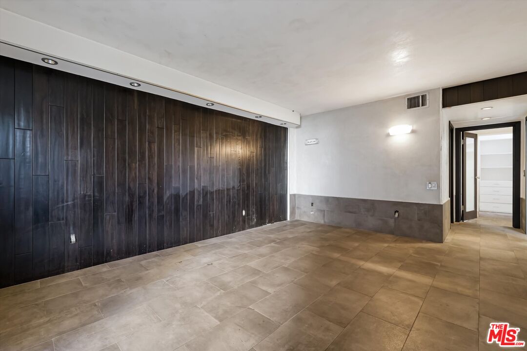 10590 Wilshire Boulevard, Unit 504 Los Angeles, CA 90024 - Photo 36 of 53 a view of an empty room