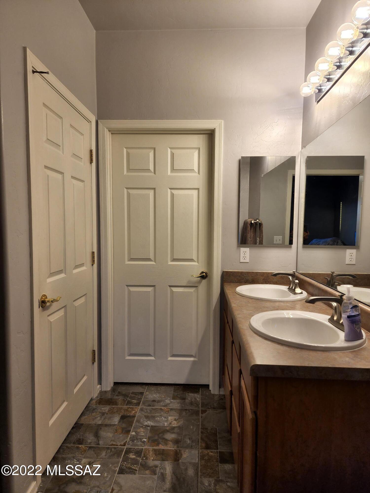 7635 East Fair Meadows Loop Tucson, AZ 85756 - Photo 11 of 17