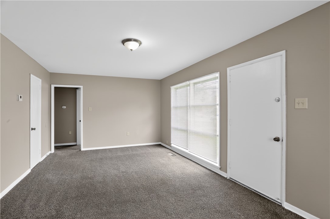 2217 South Hadley Road Springfield, OH 45505 - Photo 11 of 34