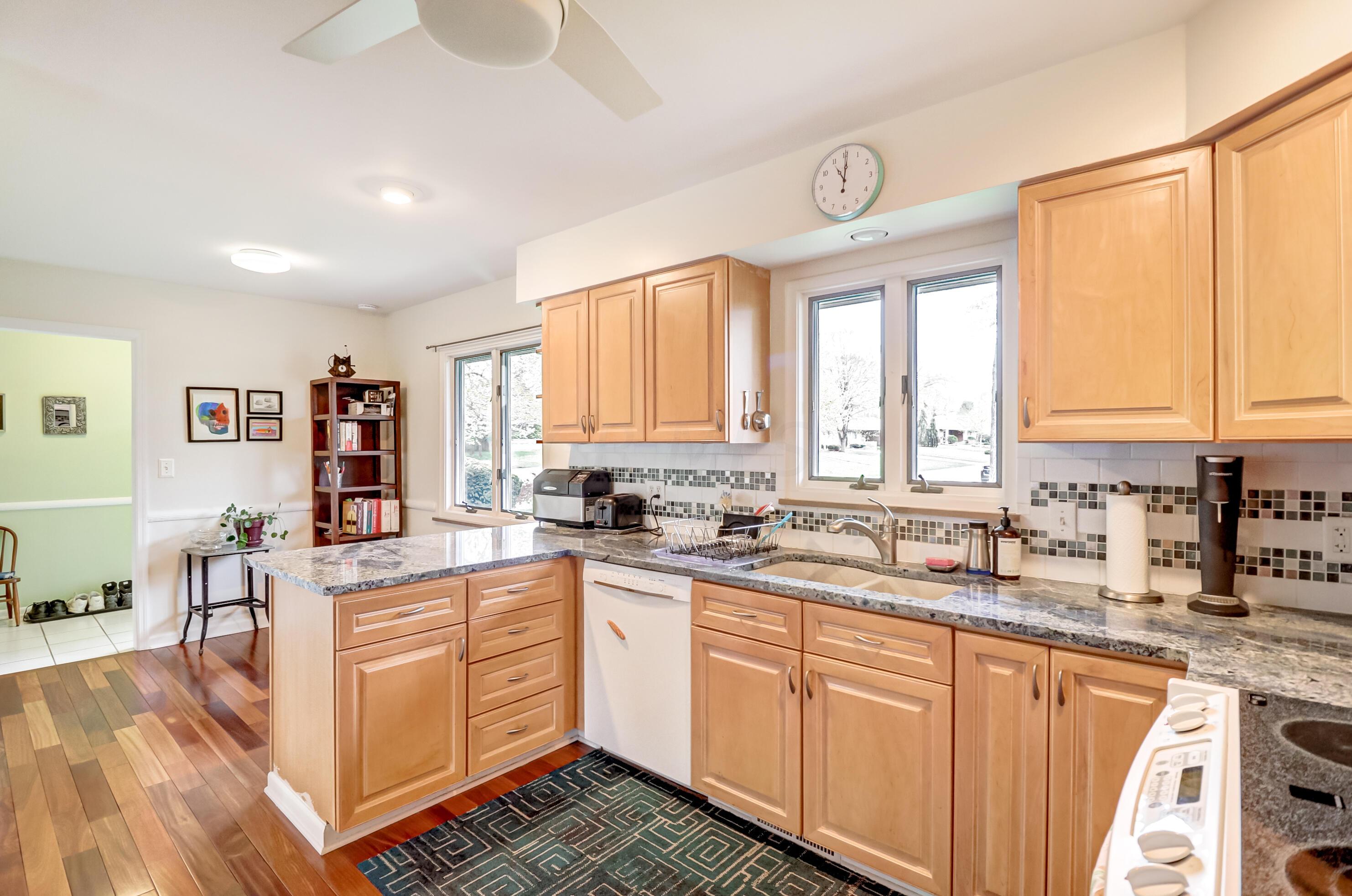 1415 Kirkley Road Columbus, OH 43221 - Photo 9 of 25 011