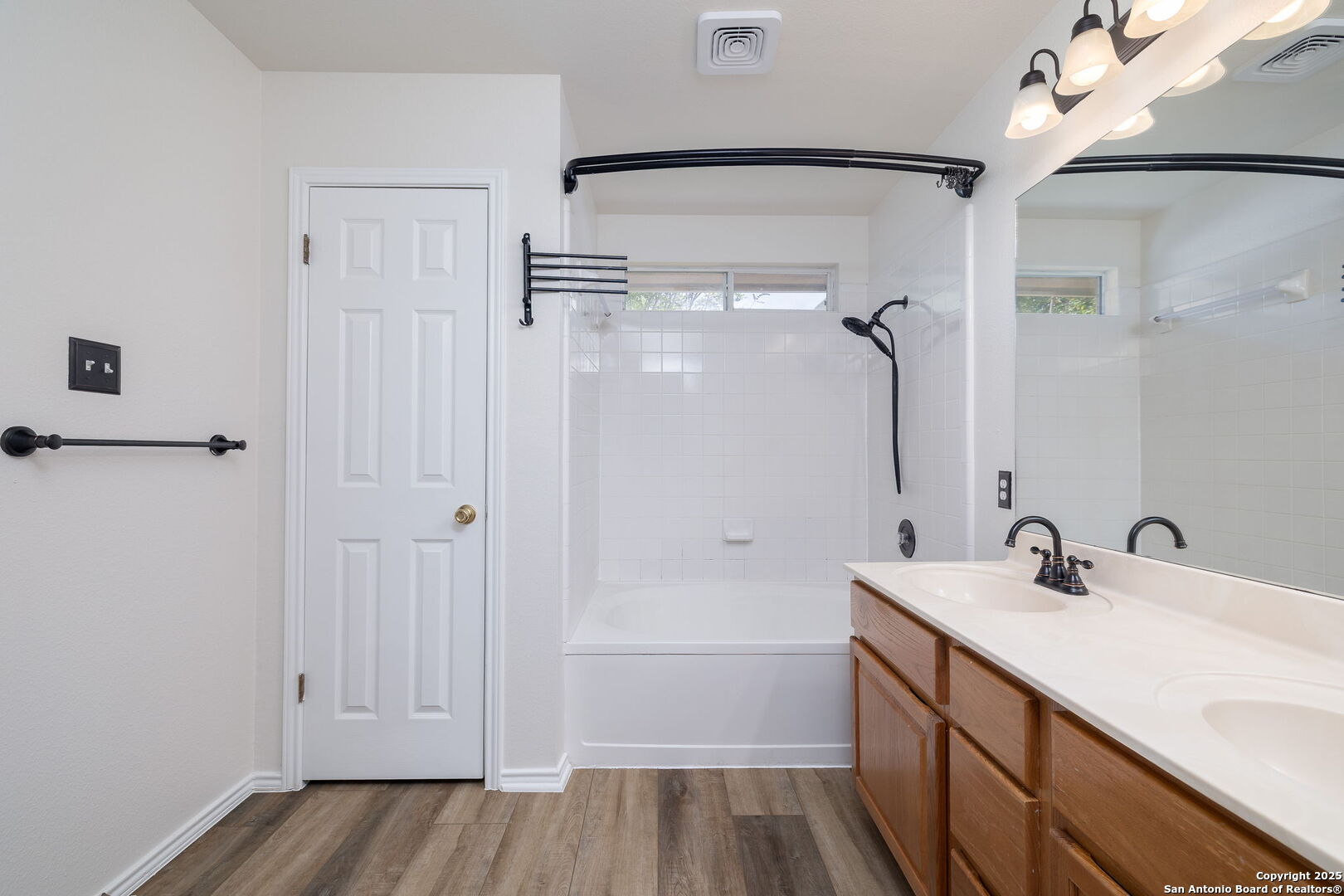 3617 Granite Schertz, TX 78154 - Photo 18 of 29 a bathroom with a sink and a mirror