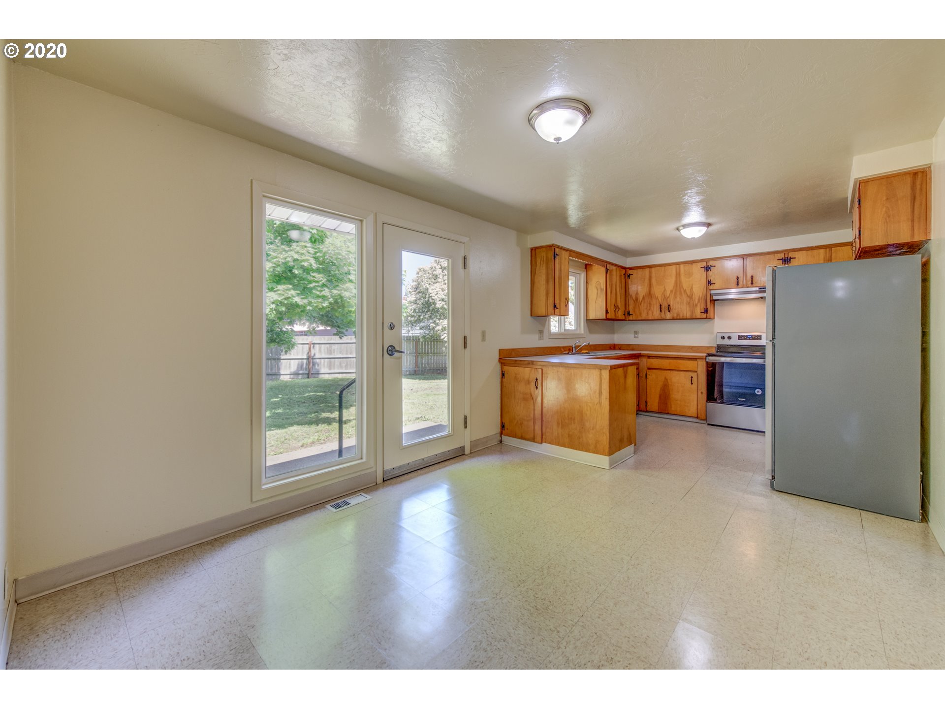 3540 Gilham Road Eugene, OR 97408 - Photo 12 of 26 Gallery Image 12
