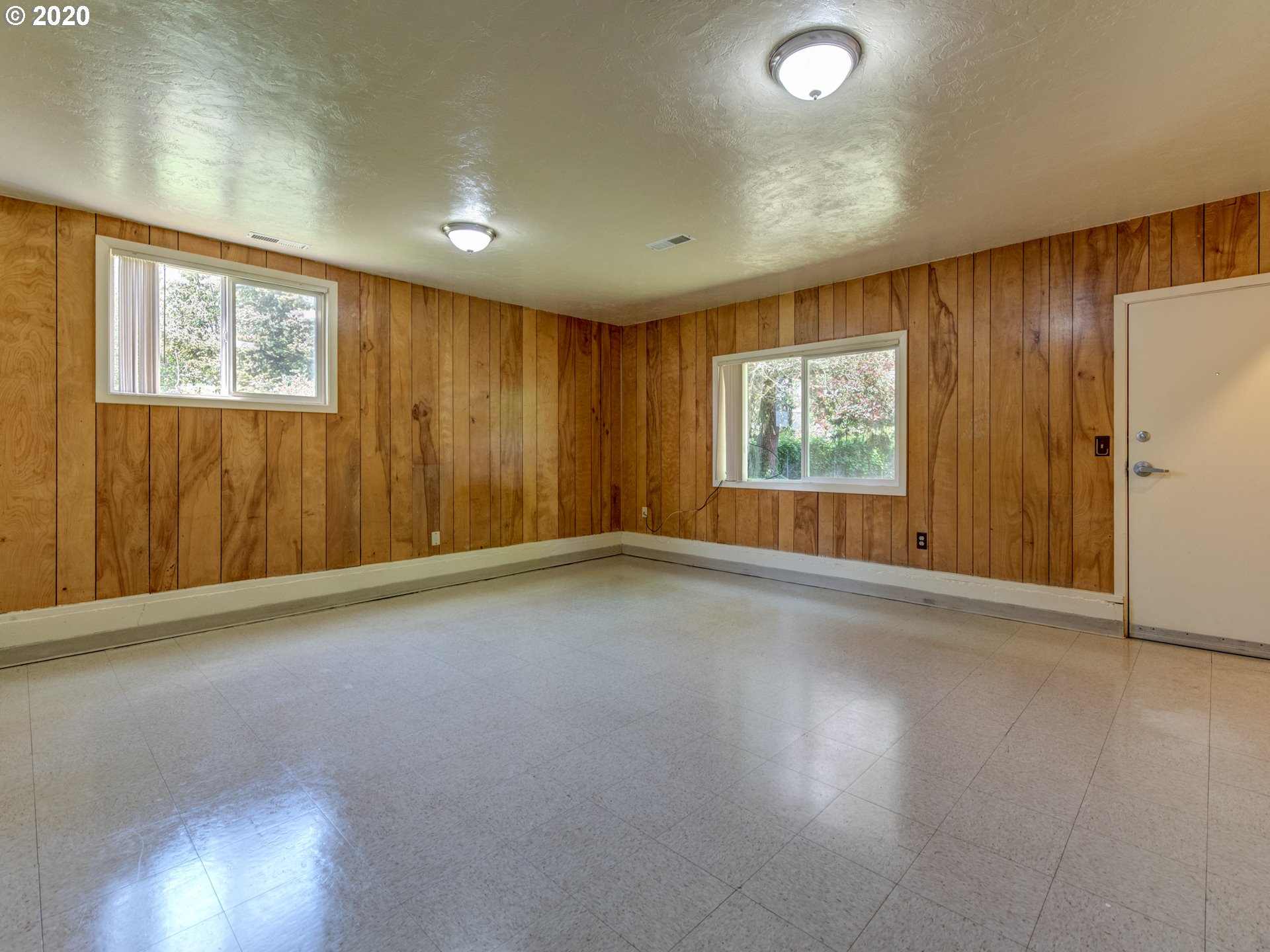 3540 Gilham Road Eugene, OR 97408 - Photo 15 of 26 Gallery Image 15