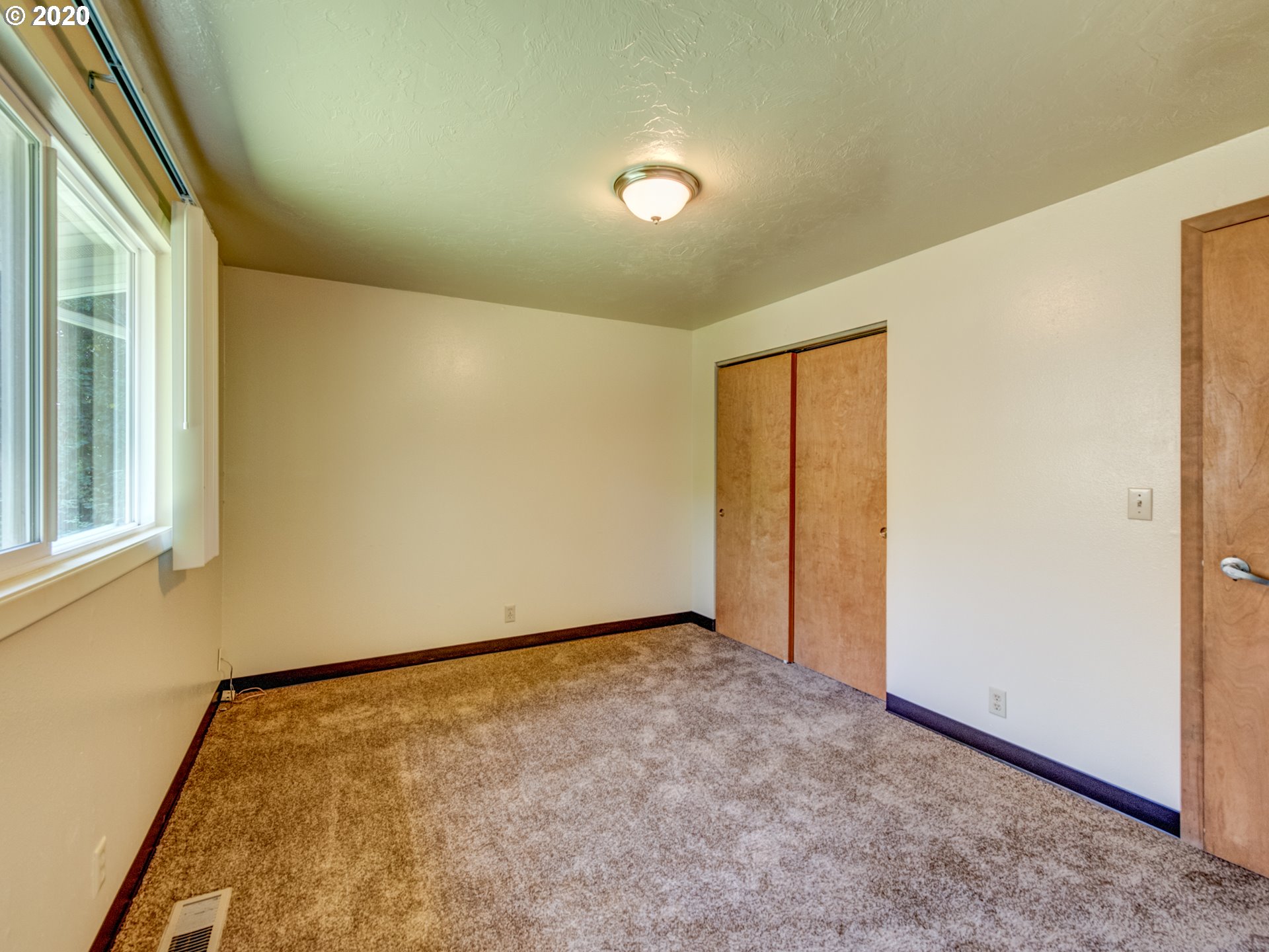 3540 Gilham Road Eugene, OR 97408 - Photo 17 of 26 Gallery Image 17