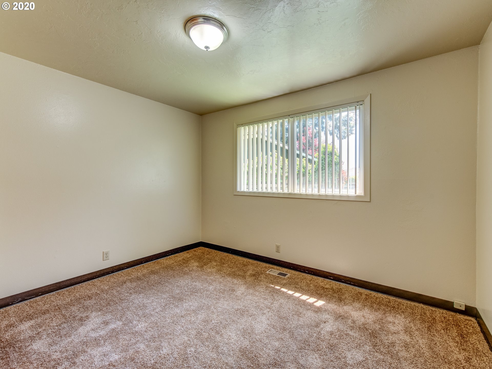 3540 Gilham Road Eugene, OR 97408 - Photo 19 of 26 Gallery Image 19