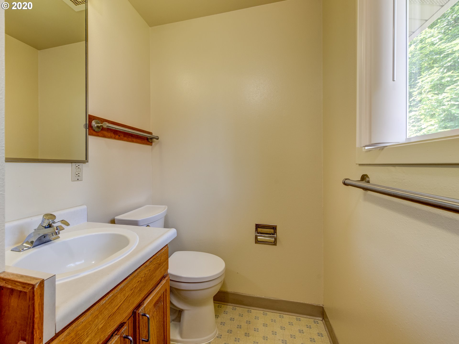 3540 Gilham Road Eugene, OR 97408 - Photo 21 of 26 Gallery Image 21