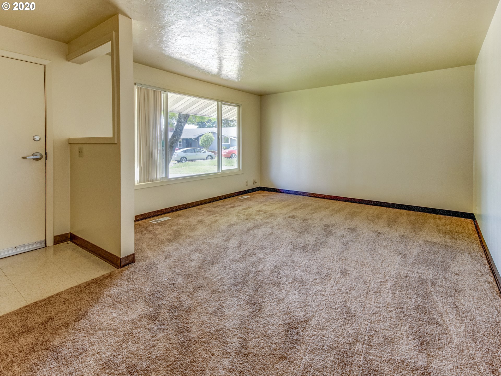 3540 Gilham Road Eugene, OR 97408 - Photo 4 of 26 Gallery Image 4