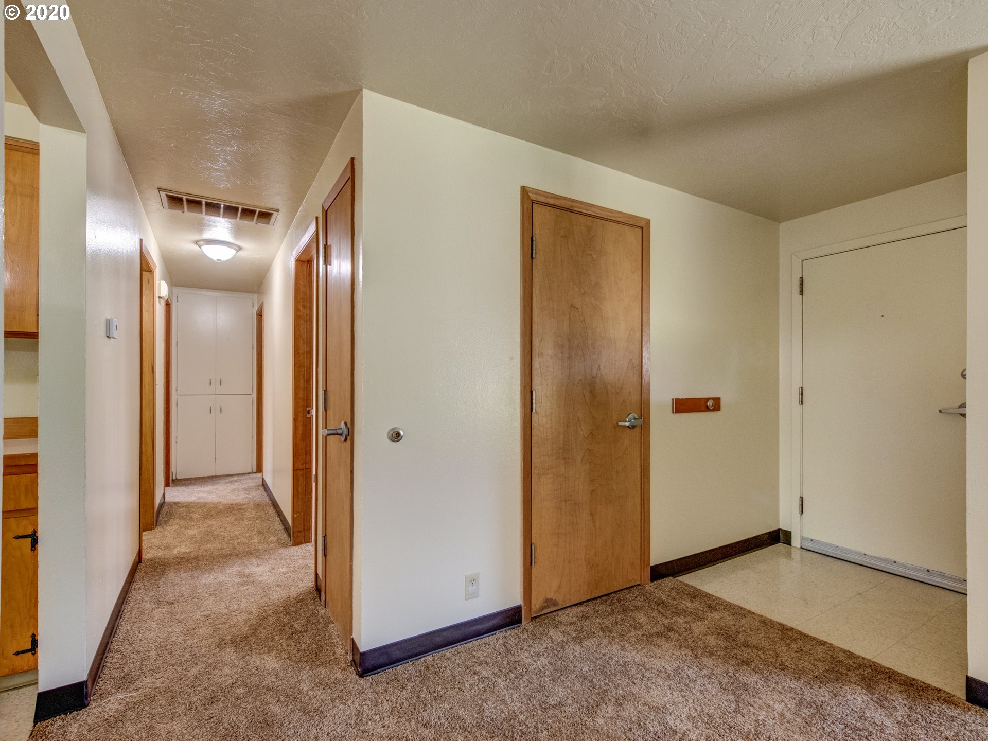3540 Gilham Road Eugene, OR 97408 - Photo 7 of 26 Gallery Image 7