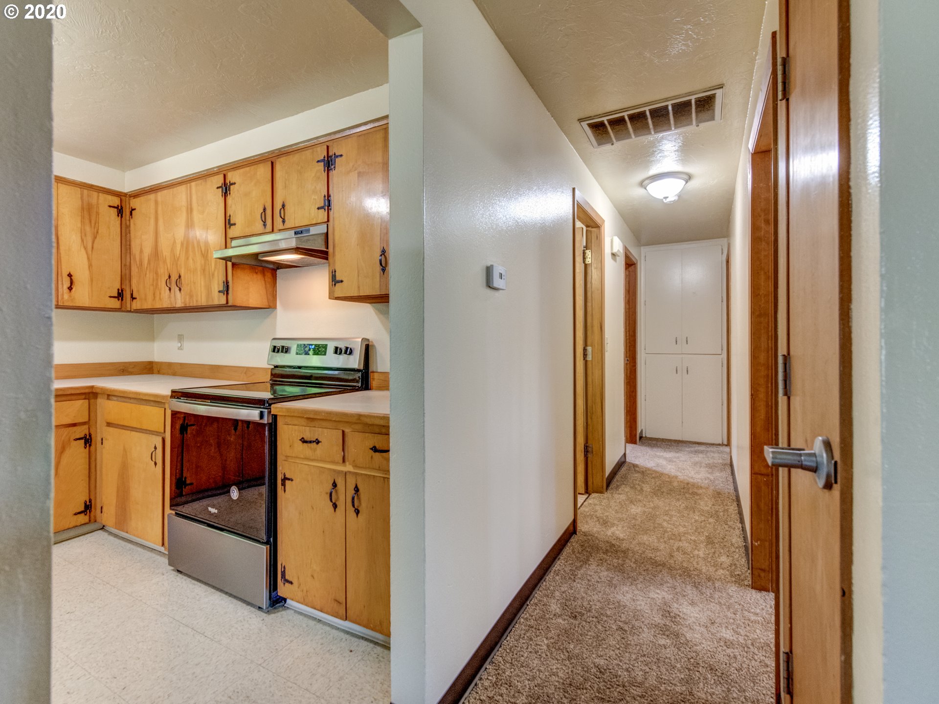 3540 Gilham Road Eugene, OR 97408 - Photo 8 of 26 Gallery Image 8