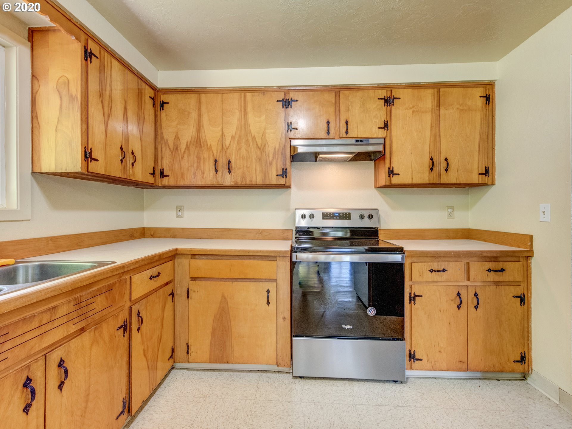 3540 Gilham Road Eugene, OR 97408 - Photo 10 of 26 Gallery Image 10