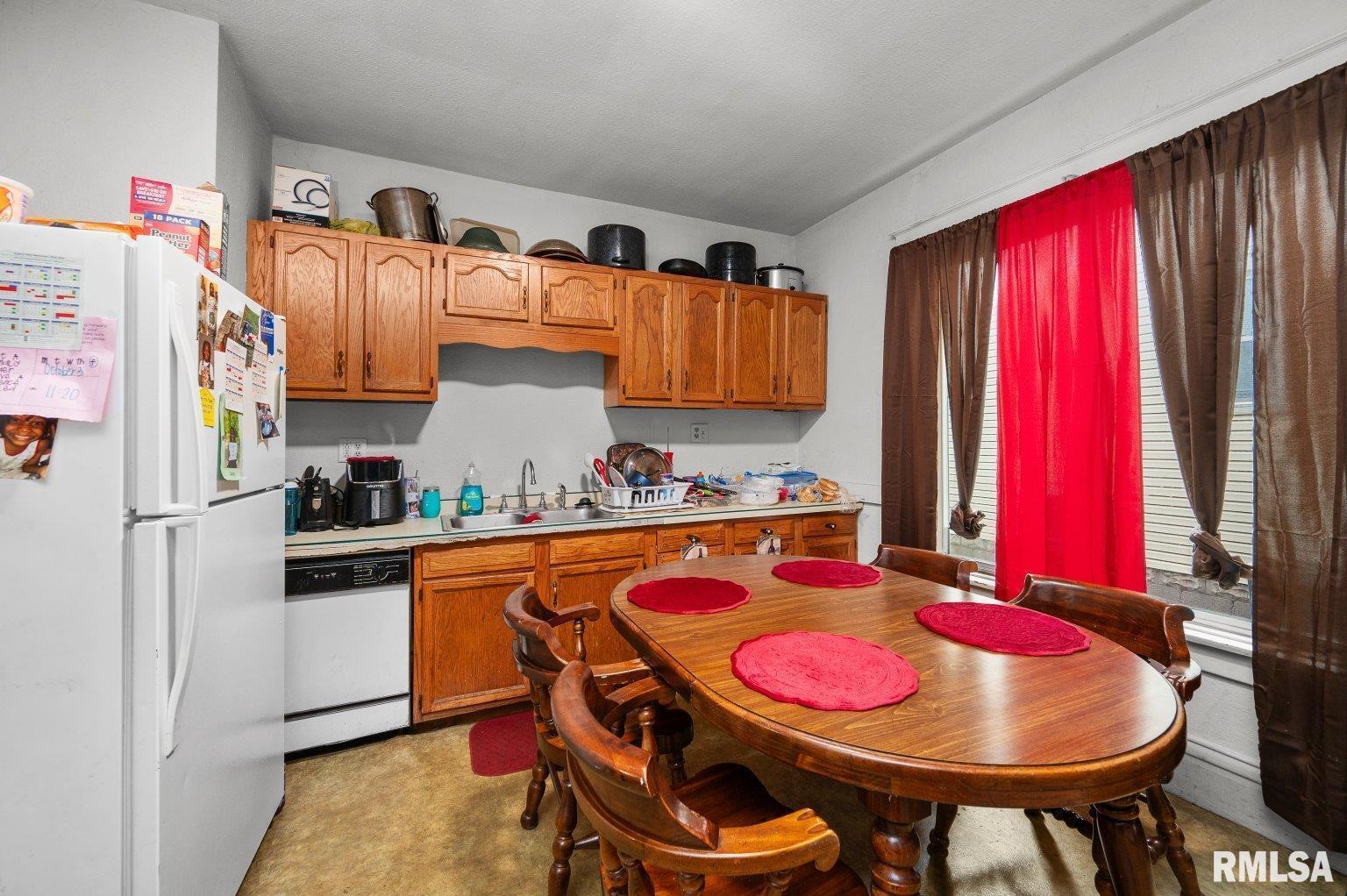 1104 29th Avenue Rock Island, IL 61201 - Photo 7 of 17