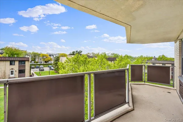 $390,000 | 17-85 215th Street, Unit 3E | Bay Terrace