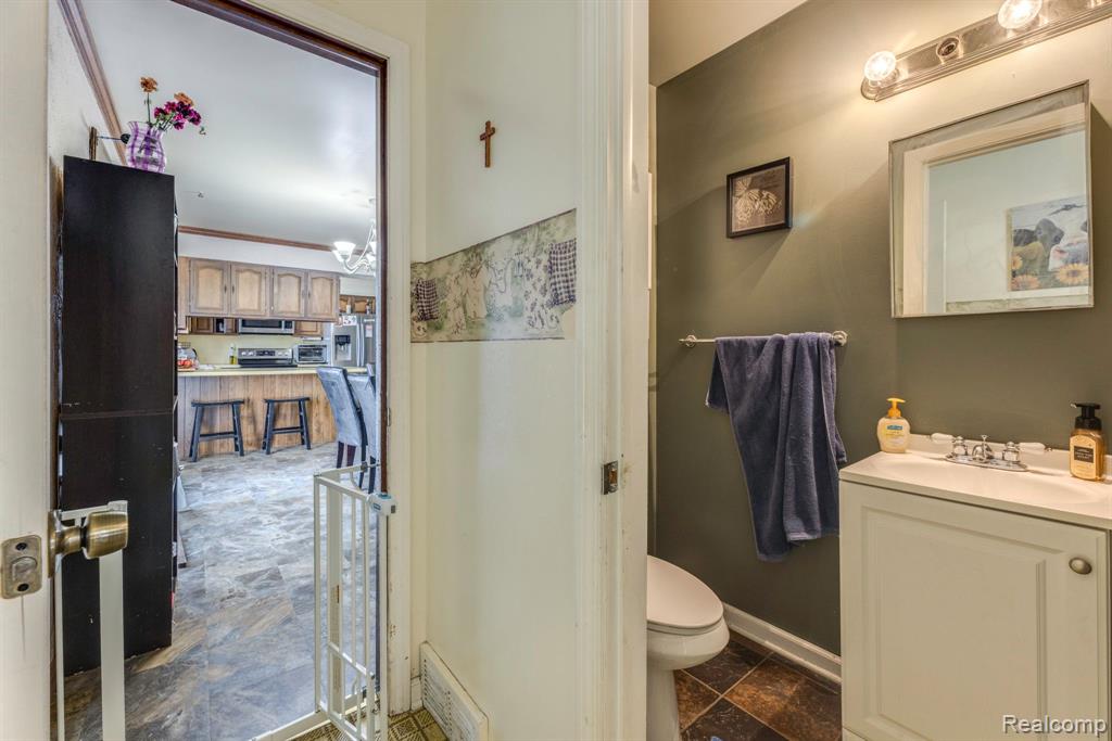 4050 Devonshire Road Fort Gratiot, MI 48059 - Photo 13 of 27
