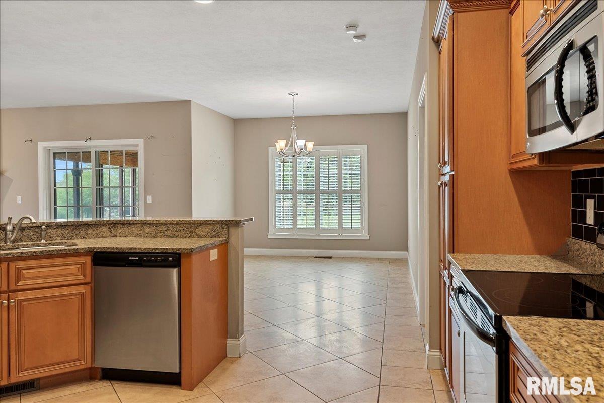 608 Burberry Lane Rochester, IL 62563 - Photo 13 of 46