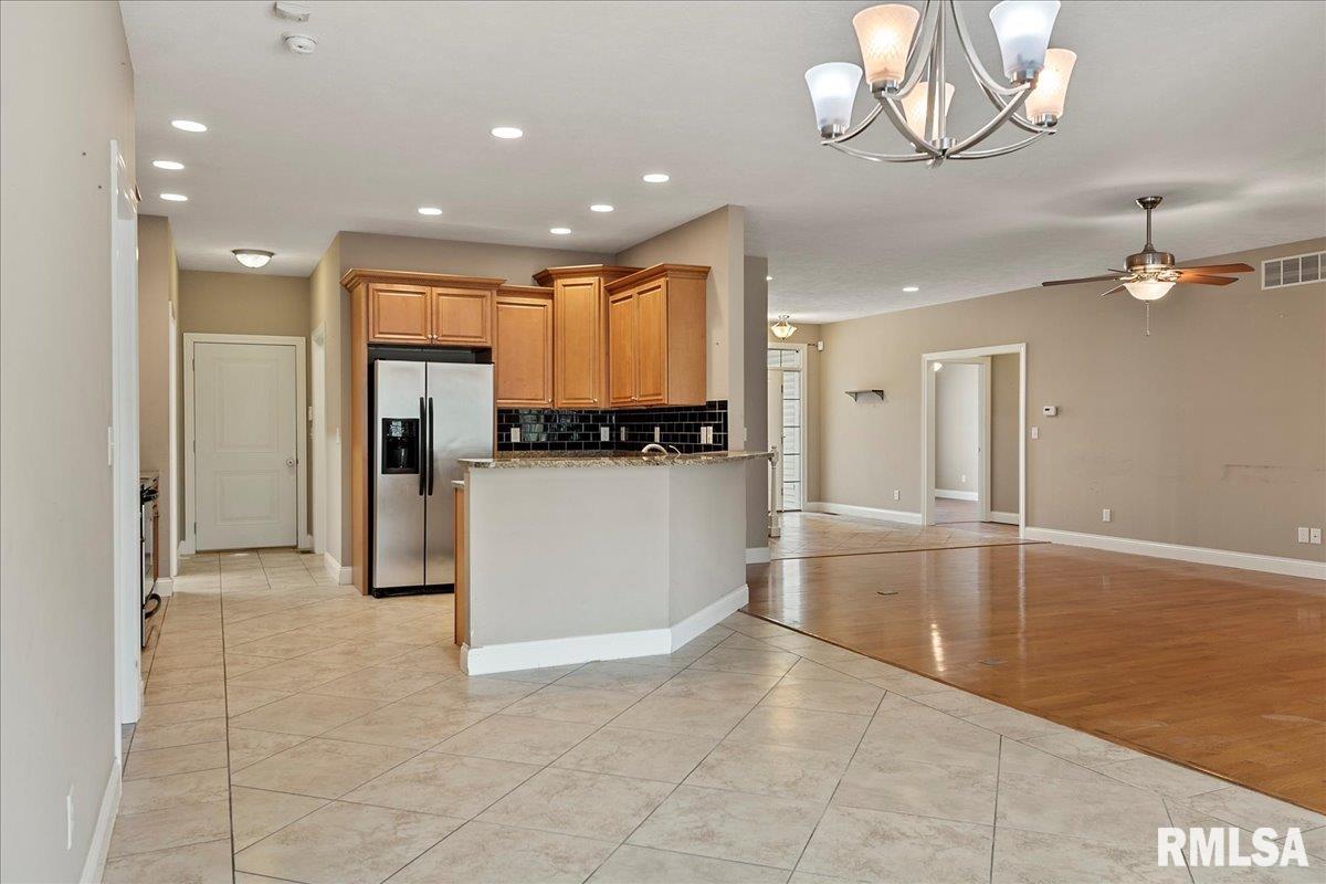 608 Burberry Lane Rochester, IL 62563 - Photo 10 of 46