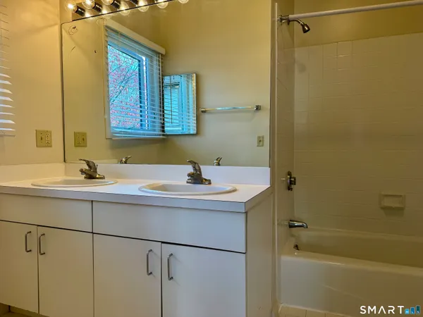 $2,615 | 112 Montoya Drive, Unit 112, Branford, CT 06405