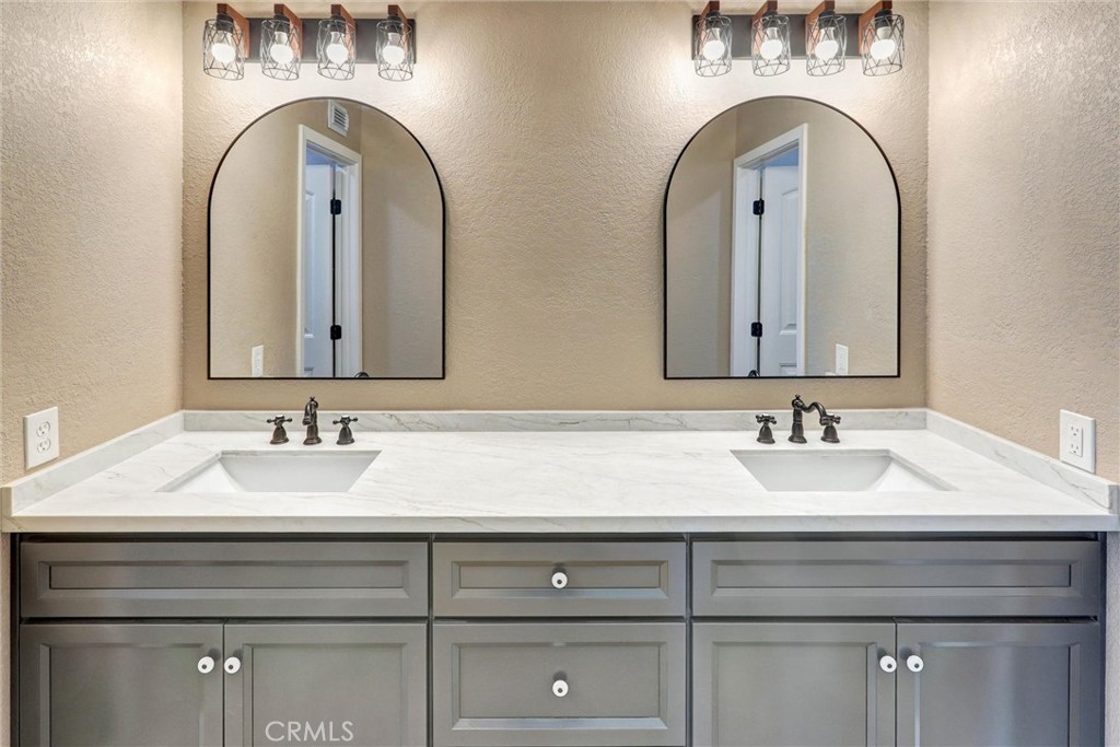 6113 Sard Street Rancho Cucamonga, CA 91701 - Photo 52 of 87 Upstairs Master Full Bathroom