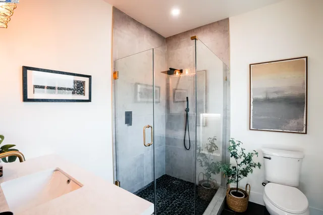 $740,000 | 2232 Rosedale Avenue, Oakland, CA 94601