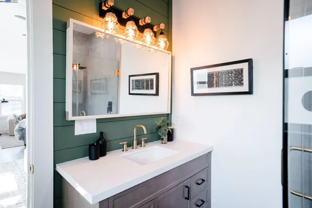 $740,000 | 2232 Rosedale Avenue, Oakland, CA 94601