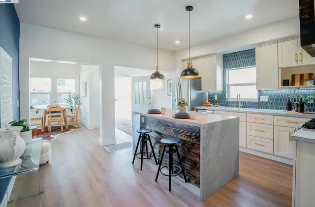 $740,000 | 2232 Rosedale Avenue, Oakland, CA 94601