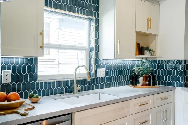 $740,000 | 2232 Rosedale Avenue, Oakland, CA 94601