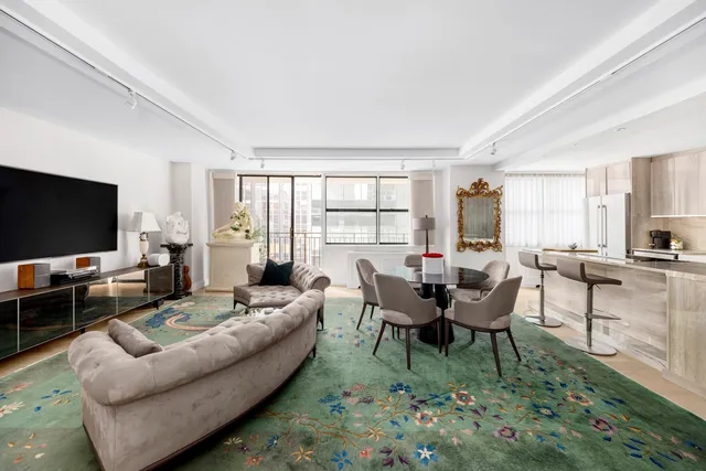 $1,690,000 | 112 West 56th Street, Unit 24S | Theater District