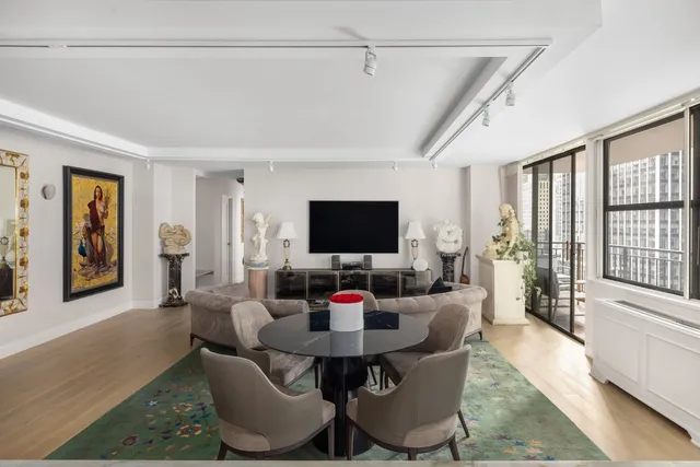 $1,690,000 | 112 West 56th Street, Unit 24S | Theater District