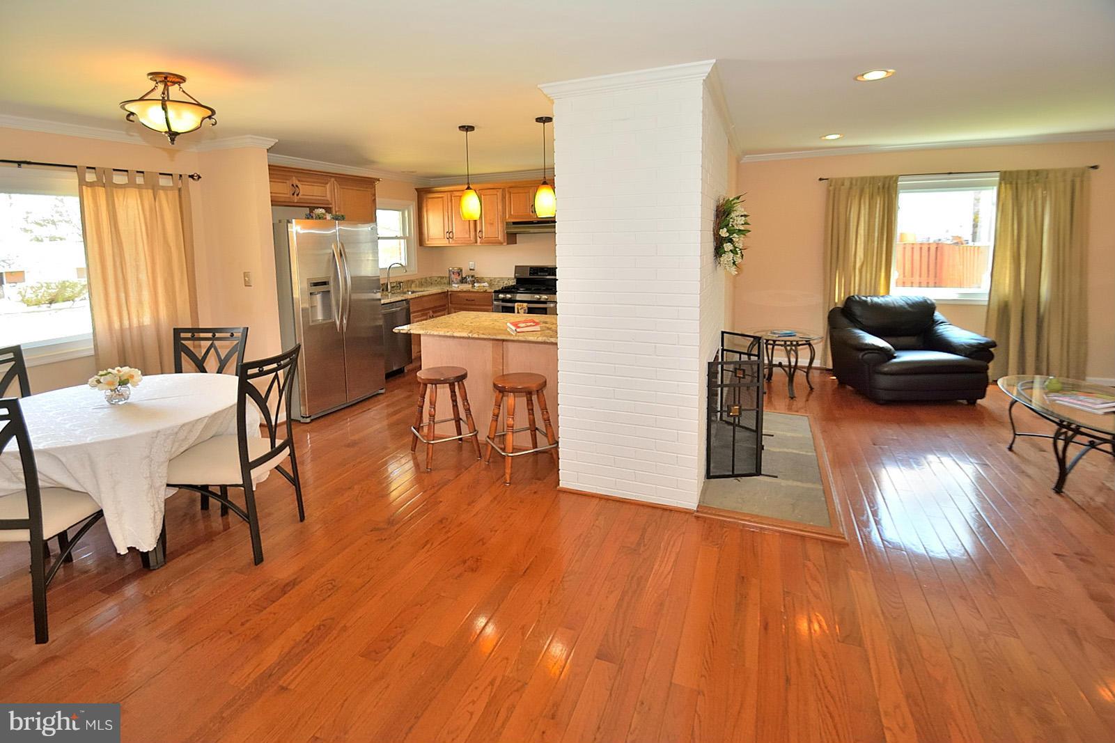 7529 Murillo Street Springfield, VA 22151 - Photo 3 of 30 Living/Dining/Kitchen