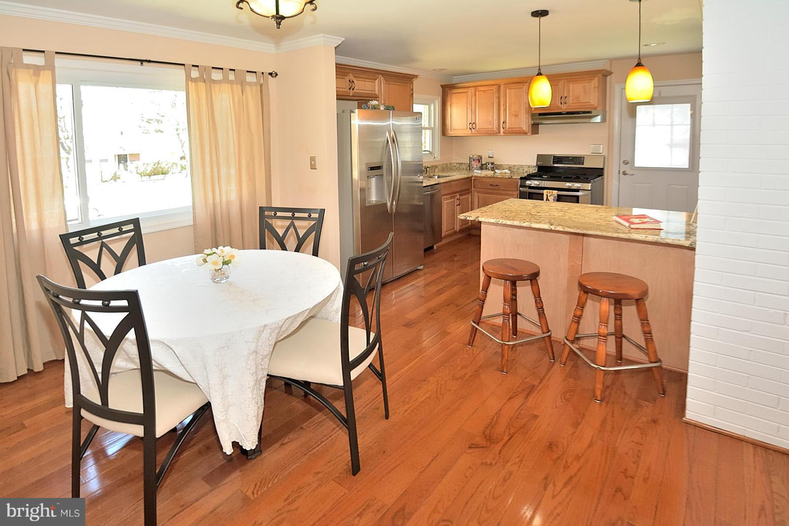 7529 Murillo Street Springfield, VA 22151 - Photo 5 of 30 Dining Room/Kitchen