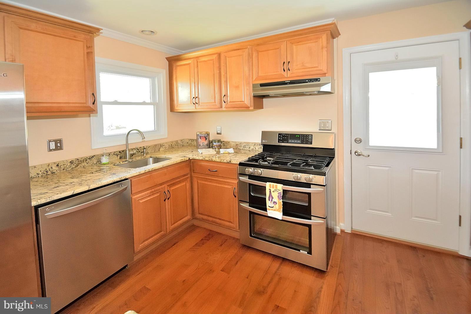 7529 Murillo Street Springfield, VA 22151 - Photo 8 of 30 Kitchen with natural light