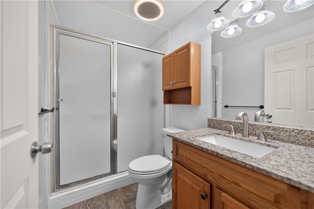 480 Hunting Creek Road Canonsburg, PA 15317 - Photo 17 of 32 Upstairs bathroom