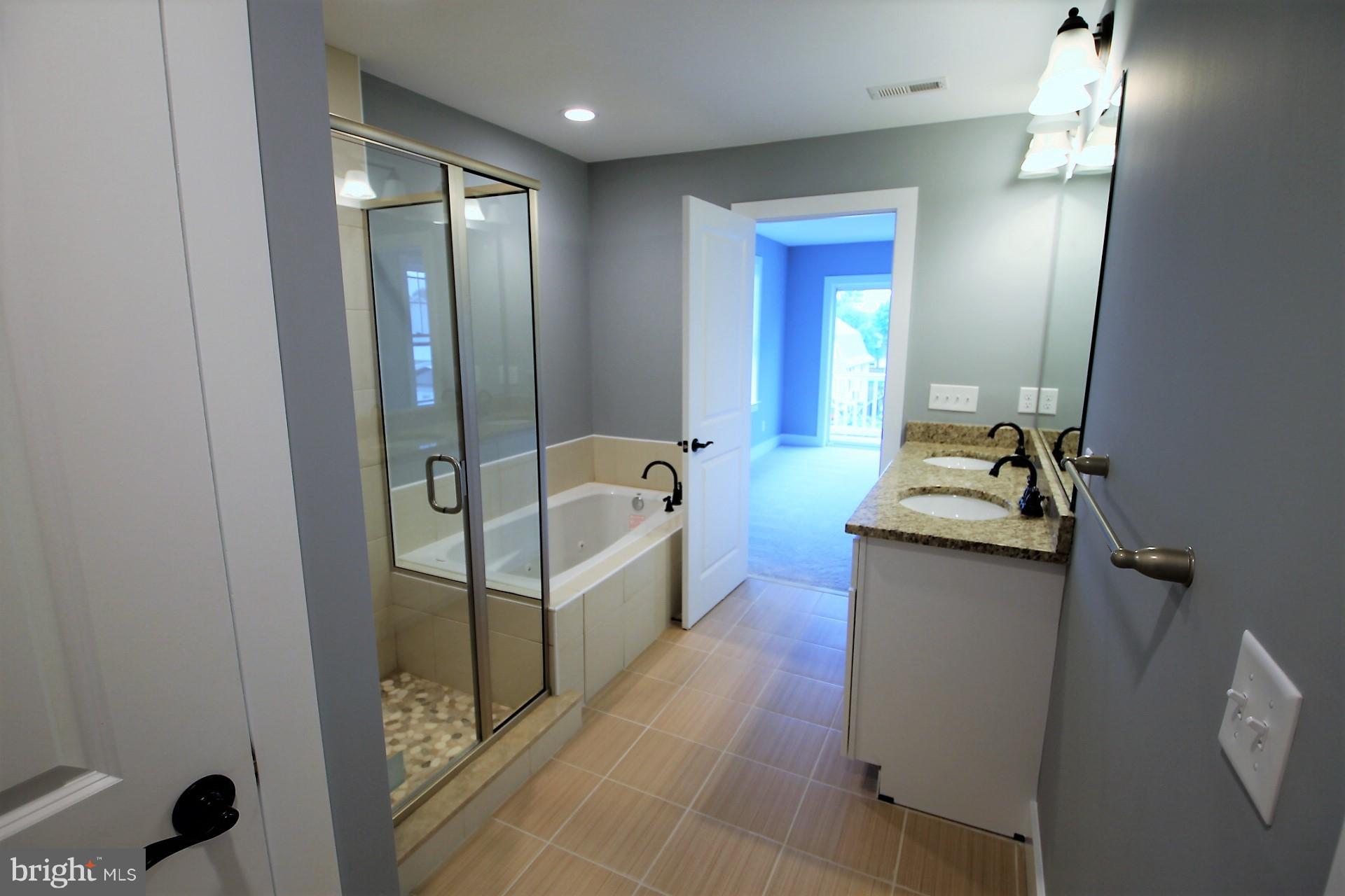 263 Carroll Road Pasadena, MD 21122 - Photo 13 of 21 Bath (Master)