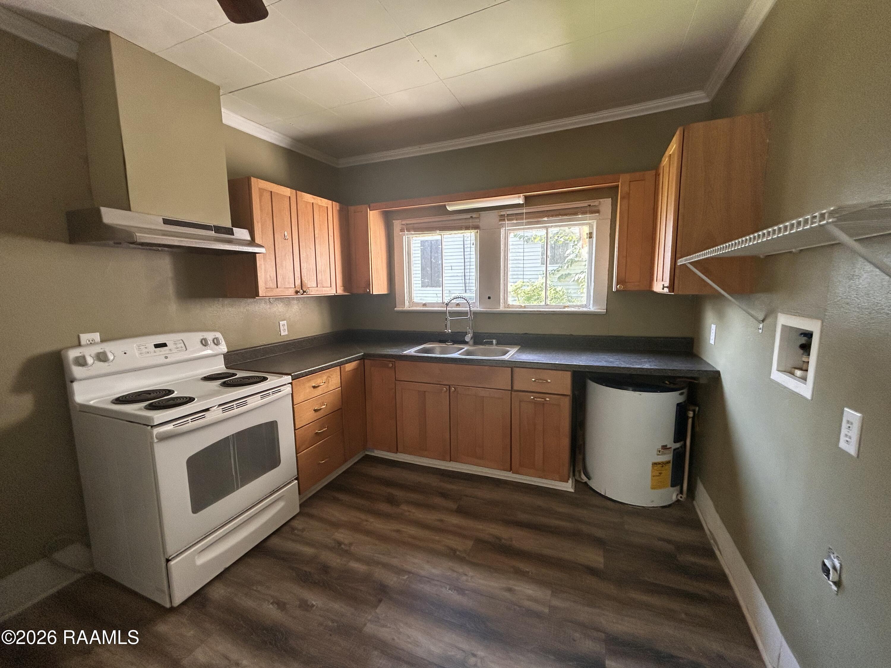 306 South Severin Street Erath, LA 70533 - Photo 7 of 16 Kitchen