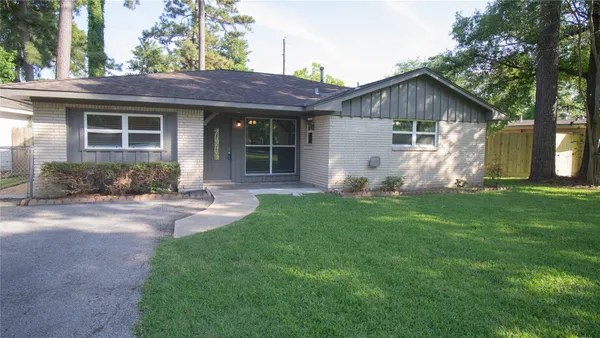 $1,700 | 322 Broad Ripple Drive, Houston, TX 77336