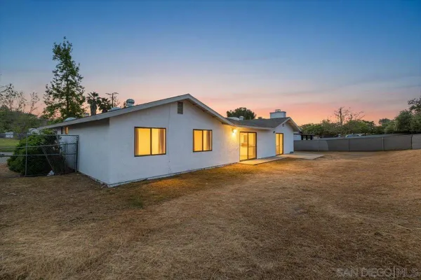 $799,999 | 715 Hunter Street, Ramona, CA 92065