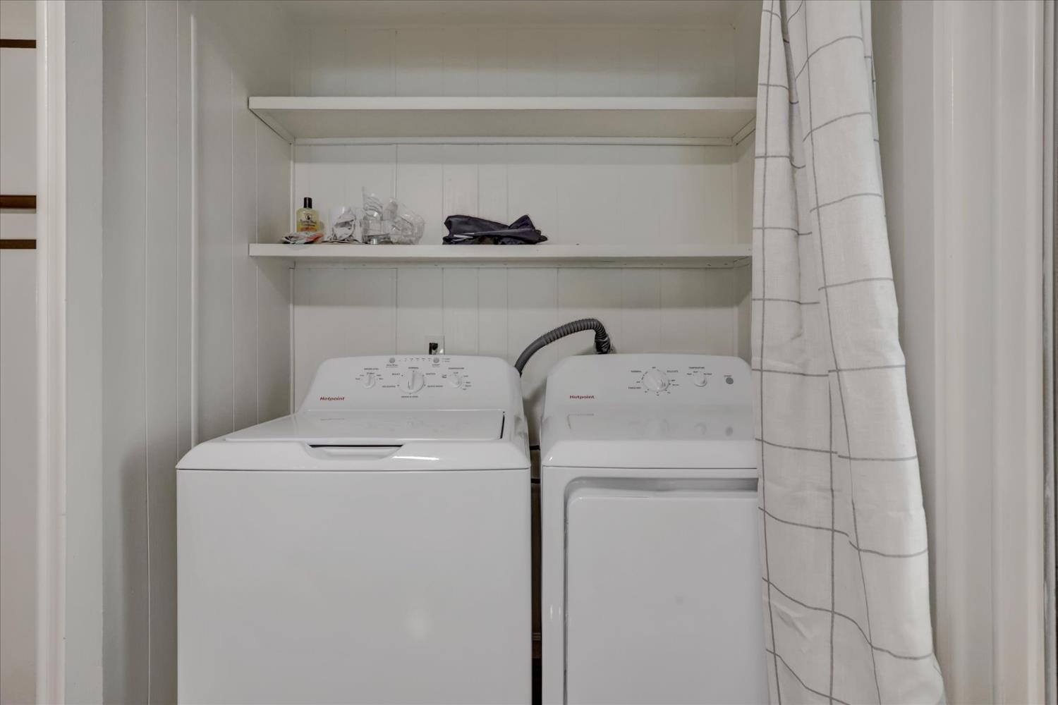 65 Primrose Lane Grass Valley, CA 95945 - Photo 23 of 41 a utility room with dryer and washer